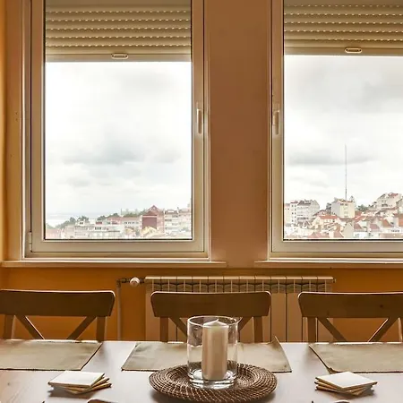 Apartament Bright & Beautiful Top Floor Graca Flat Lizbona
