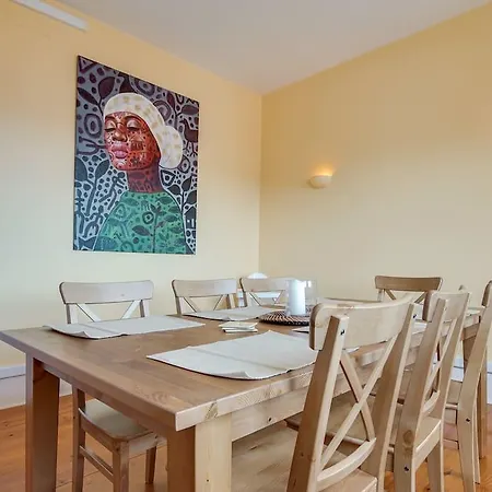 Bright & Beautiful Top Floor Graca Flat Apartament Lizbona
